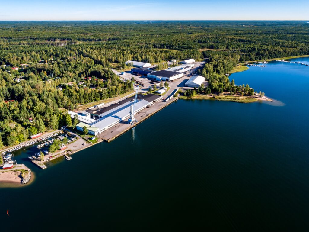 Harbour with pier and service halls